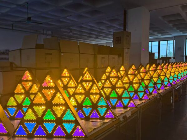 16×30W Triangle Retro Light